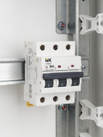IEK ARMAT Автоматический выключатель M06N 3P B 40А