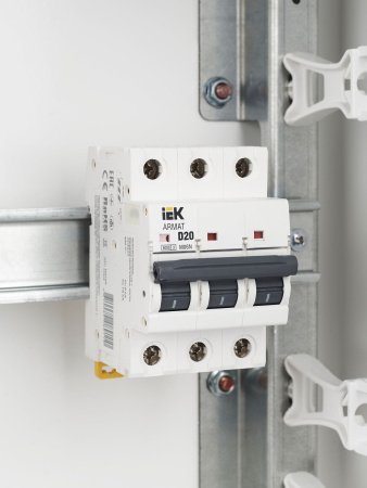 IEK ARMAT Автоматический выключатель M06N 3P D 20А