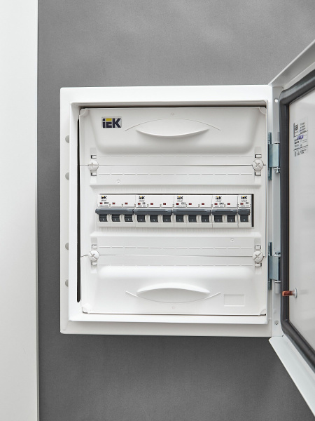 IEK ARMAT Автоматический выключатель M10N 3P C 63А