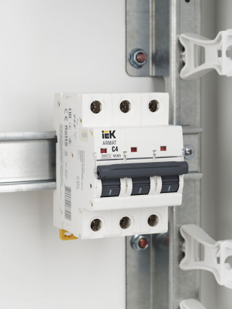 IEK ARMAT Автоматический выключатель M06N 3P C 4А