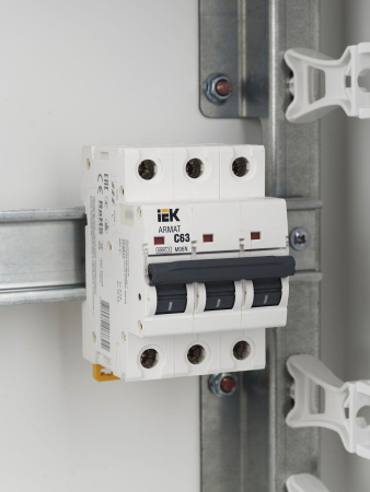 IEK ARMAT Автоматический выключатель M06N 3P C 63А