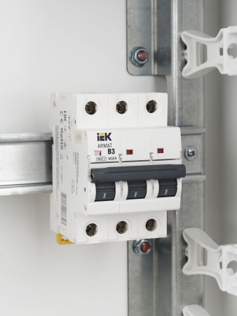 IEK ARMAT Автоматический выключатель M06N 3P B 3А