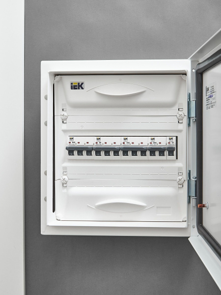 IEK ARMAT Автоматический выключатель M06N 3P D 6А