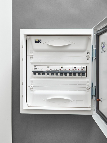 IEK ARMAT Автоматический выключатель M06N 3P C 16А