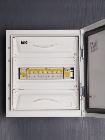 IEK KARAT Автоматический выключатель ВА47-60M 4Р 50А 6кА С