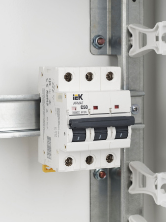 IEK ARMAT Автоматический выключатель M10N 3P C 50А