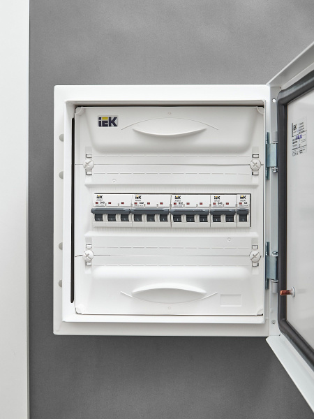 IEK ARMAT Автоматический выключатель M06N 3P B 32А