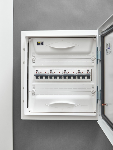 IEK ARMAT Автоматический выключатель M06N 3P B 2А