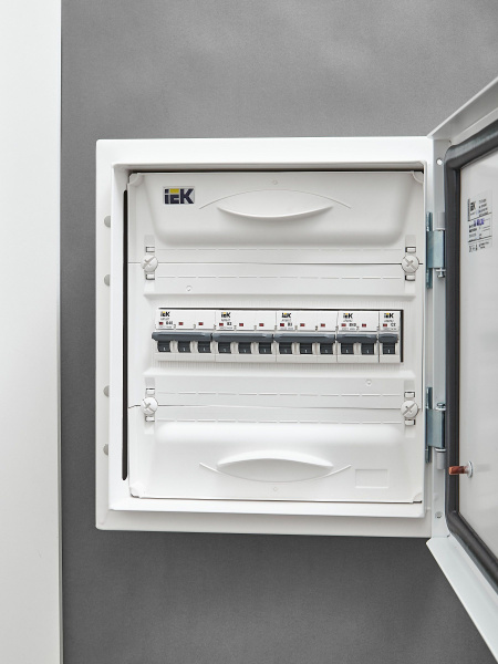 IEK ARMAT Автоматический выключатель M06N 3P D 3А