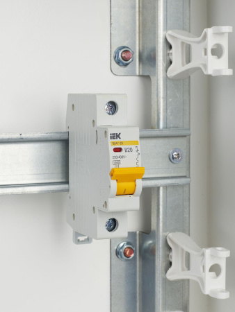 IEK KARAT Автоматический выключатель ВА47-29 1Р 20А 4,5кА х-ка В