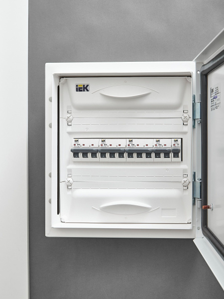 IEK ARMAT Автоматический выключатель M06N 3P D 32А