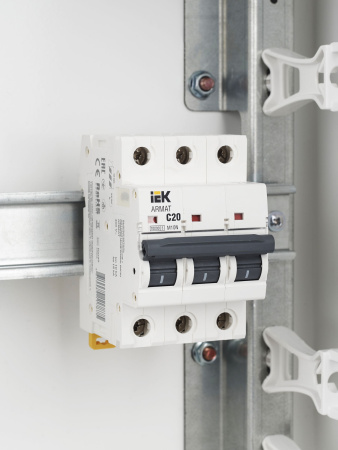 IEK ARMAT Автоматический выключатель M10N 3P C 20А