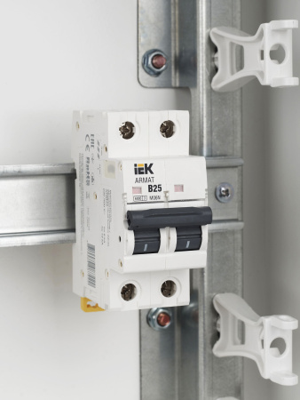 IEK ARMAT Автоматический выключатель M06N 2P B 25А