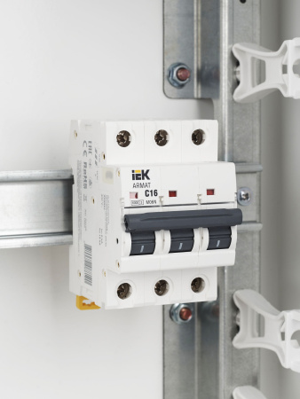 IEK ARMAT Автоматический выключатель M06N 3P C 16А