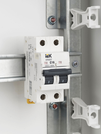 IEK ARMAT Автоматический выключатель M06N 2P C 16А