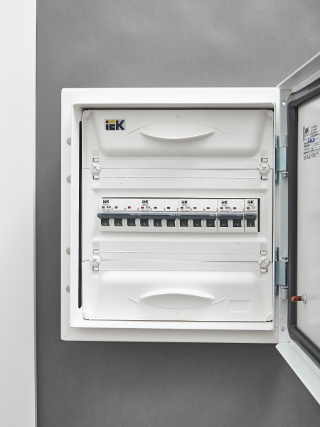 IEK ARMAT Автоматический выключатель M06N 3P D 16А