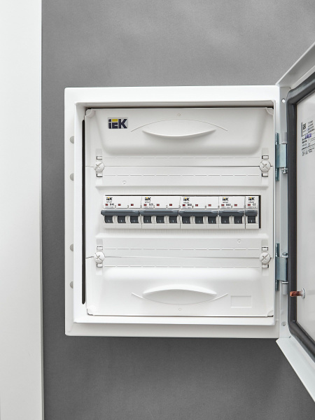 IEK ARMAT Автоматический выключатель M06N 3P B 50А